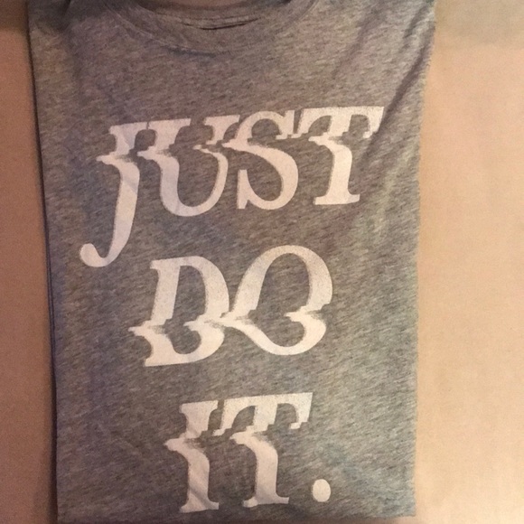 Nike slim fit tee - Picture 2 of 3